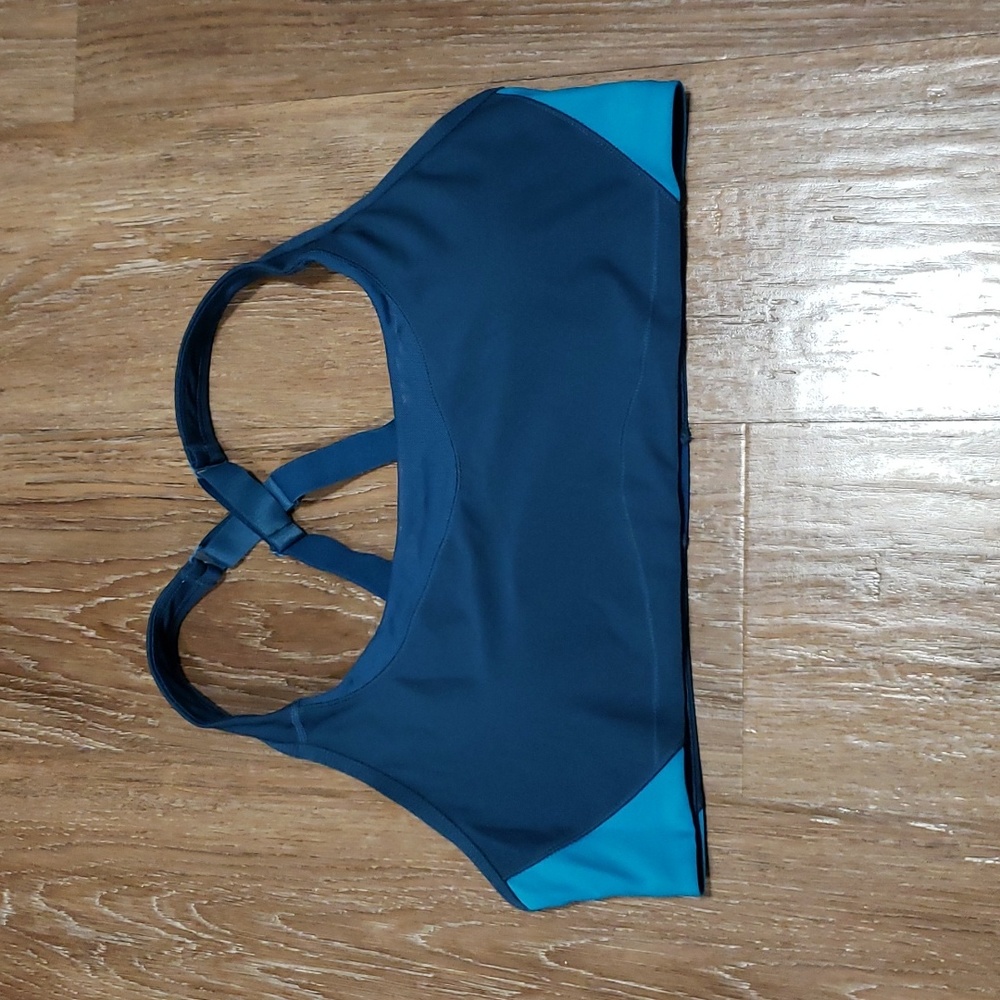 (XL) Athletic Works Color Block Lightly Padded Wireless Sports Bra